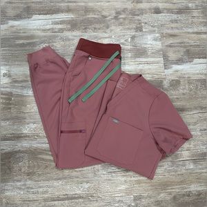 FIGS Women’s Scrub Set